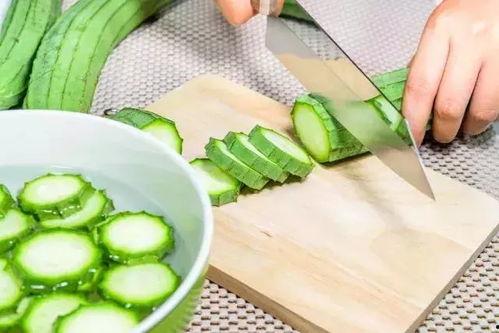 吃煮过的小瓜,煮小瓜的美味探索